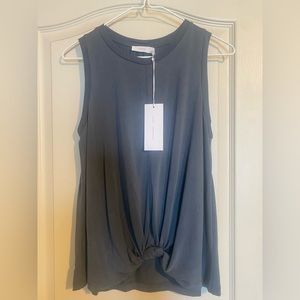 Twist tank-grey. Super soft silky material.